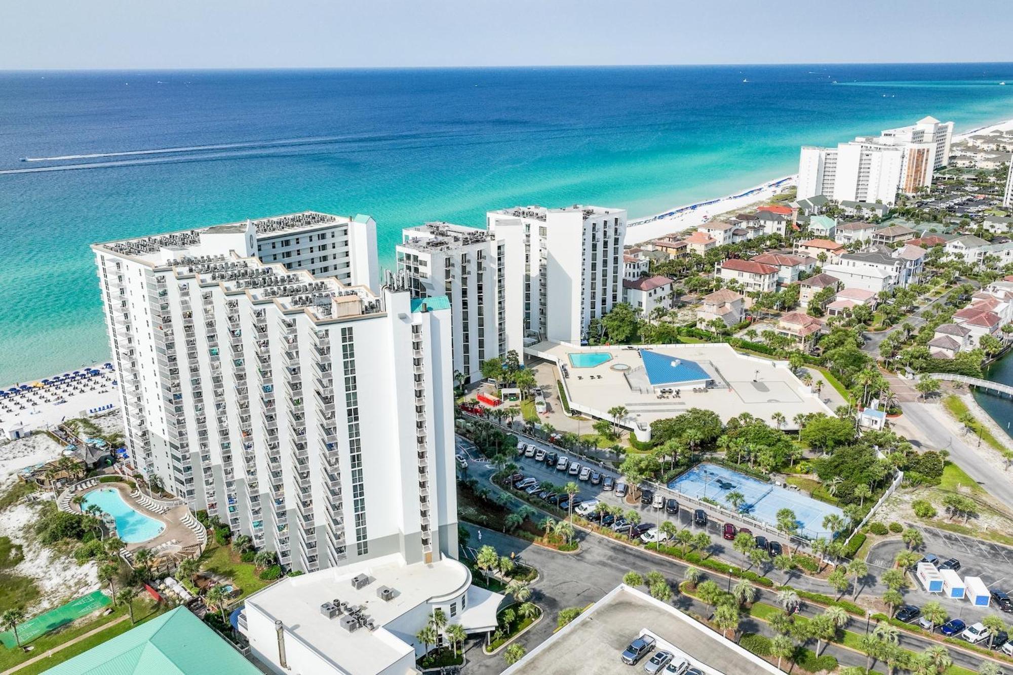 Pelican Beach Resort By Panhandle Getaways Destin Exteriör bild